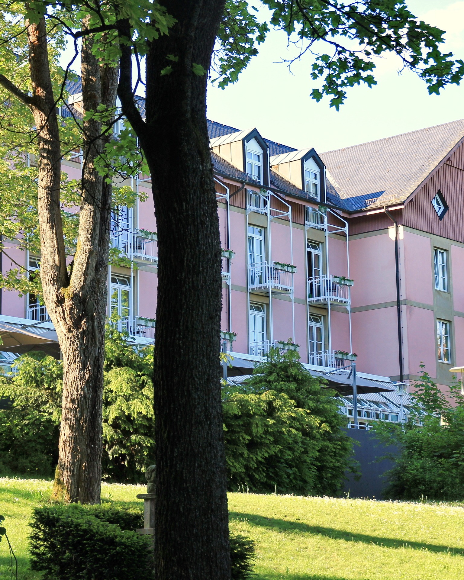 Außensansicht relexa hotel Bad Steben vom Kurpark