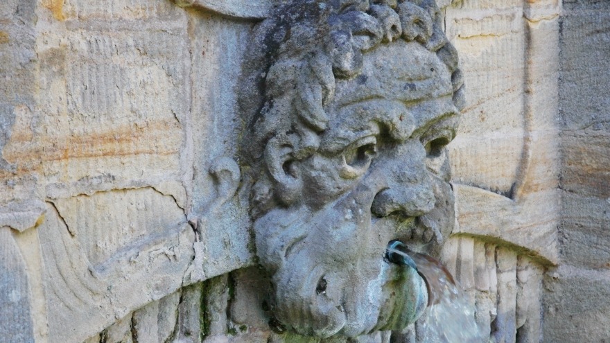 Detail Brunnen vor dem Parkschlösschen