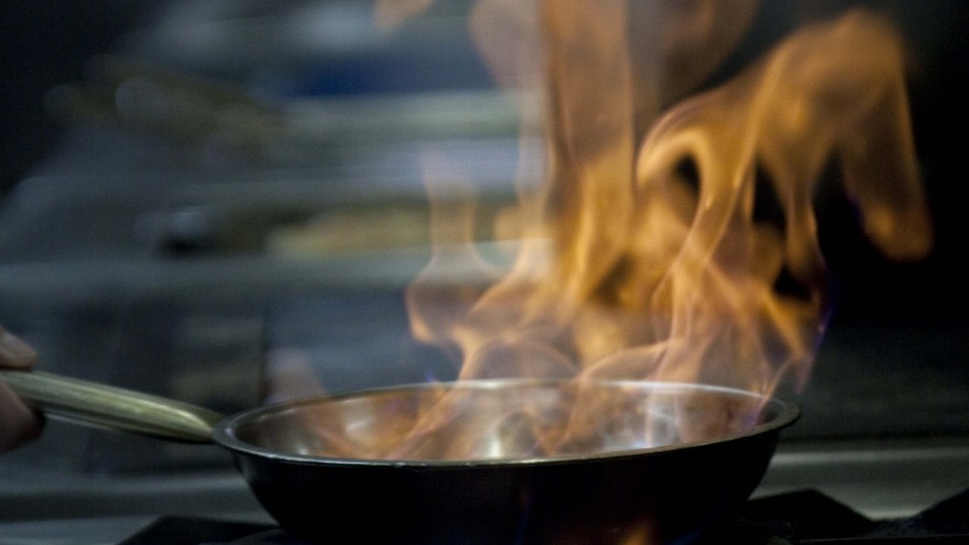 Flambieren in der relexa Küche Bad Stebeen