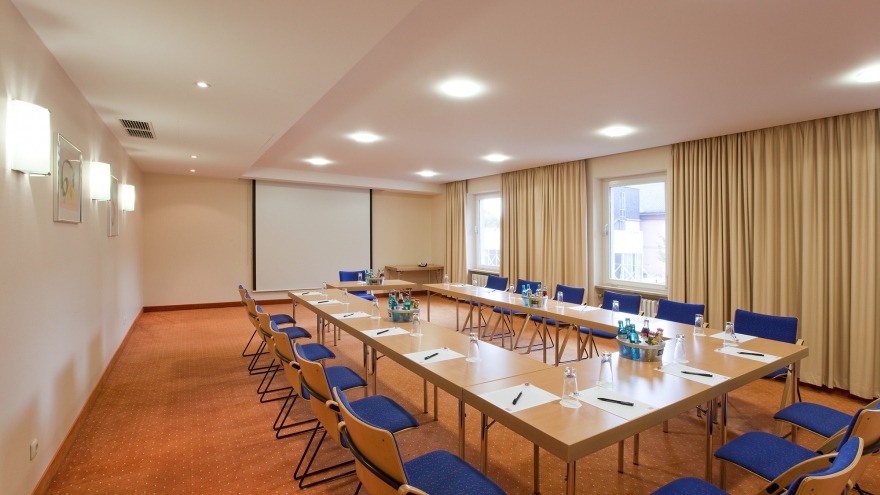 U-Form Raum Berlin 1 Tagungshotel relexa hotel Bad Steben